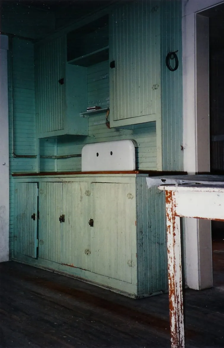 Kitchen before renovation 1996